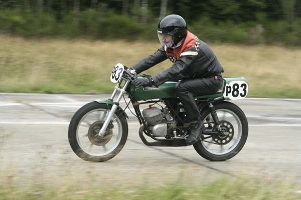 HISTORIC MOTOS ANCIENNES SAINT HUBERT 2006 (BELGIUM)
PARADE - HARLEY DAVIDSON AERMACCHI -BRAM VAN HILTEN -NL-
