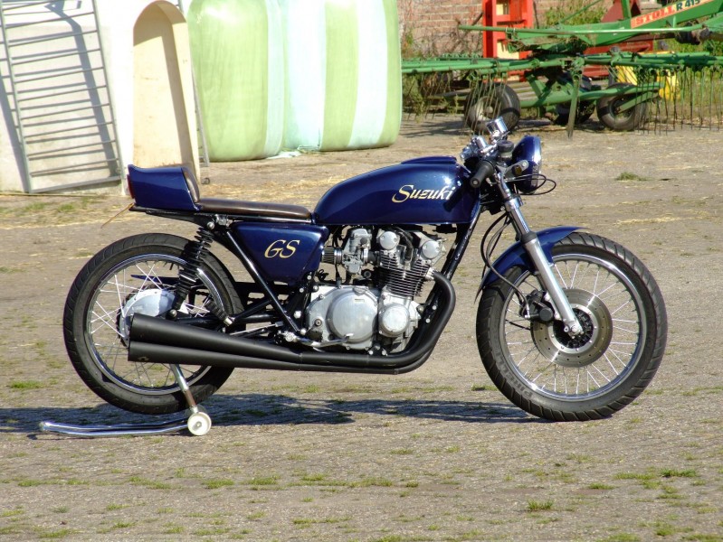 Cafe Racer GS 550 SUZUKI 
