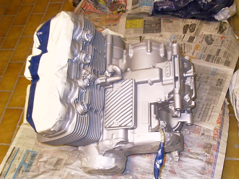 Restauration einer Honda 750 Four K7
Motor gestrahlt und neu lackiert.
