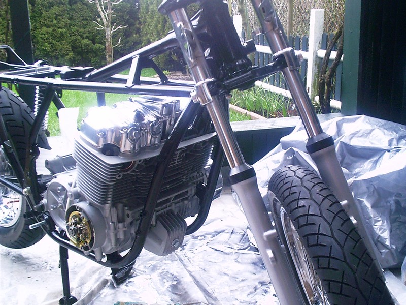 Restauration einer honda 750 four K7
Motor eingebaut.
