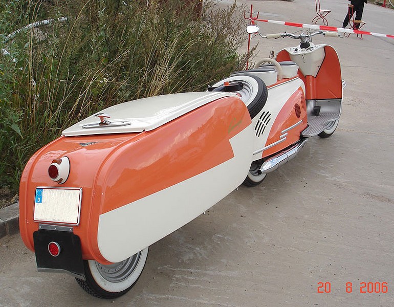 Berliner Roller
Roller mit Original Anhänger

