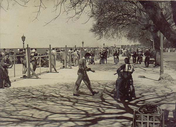 Parque Cerrado
Motorcycling in the River Plate
Buenos Aires , Argentina
South America 
1950
