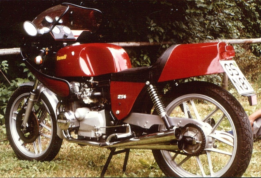 Heinz Rüttjeroth`s Benelli 254 4-Zyl.
