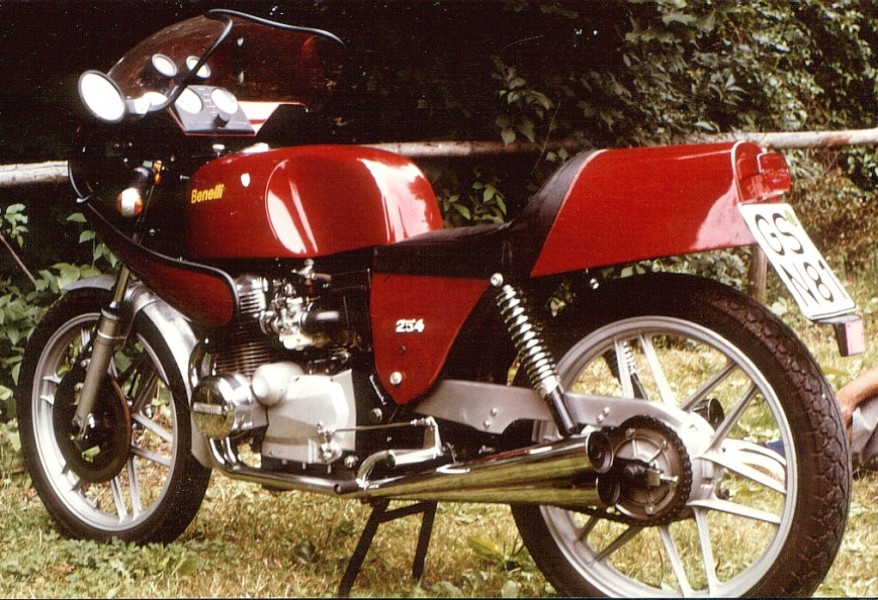 Heinz Rüttjeroth`s Benelli 254 4-Zyl.
