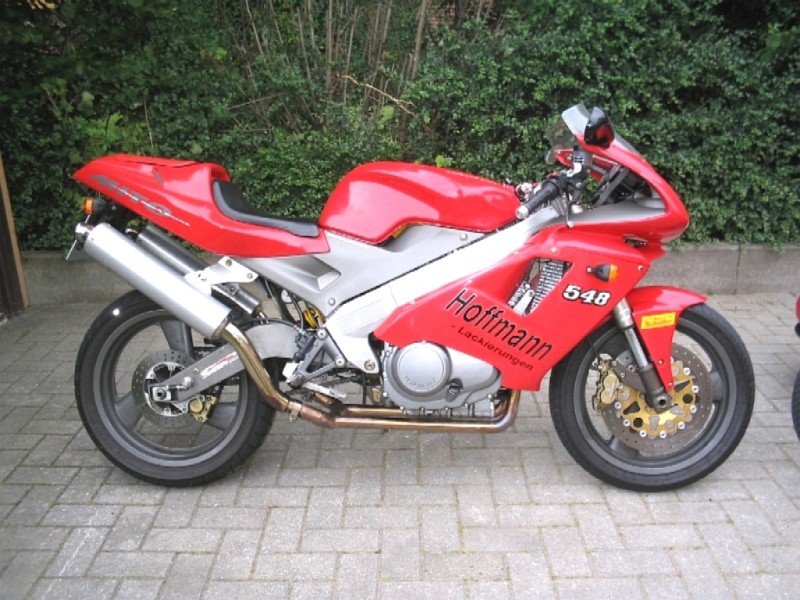 Cagiva-Mito 125 mit Honda CB 500-Motor
58PS bei 144 KG vollgetankt
