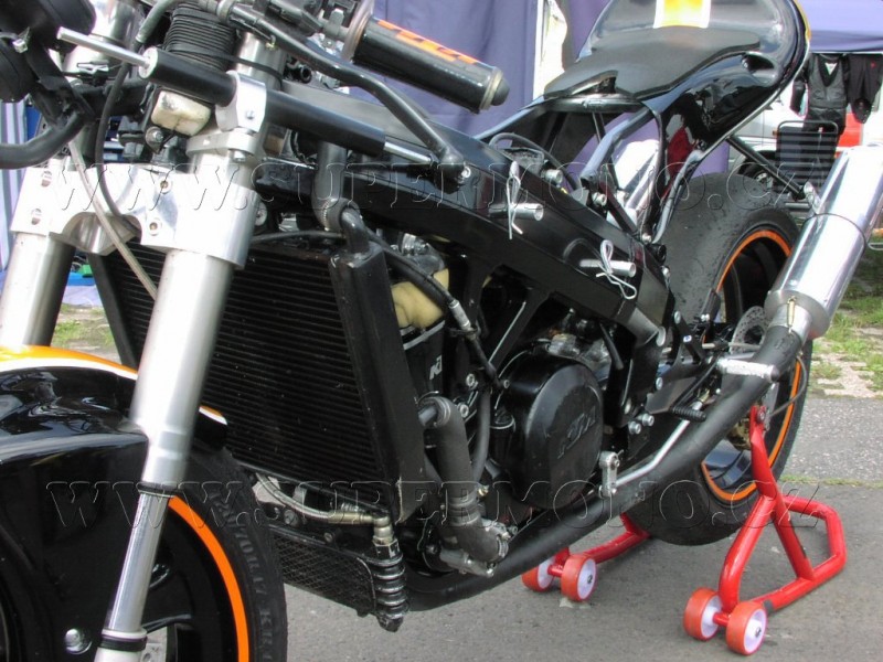 680cc Supermono
Cagiva-MITO Fahrwerk mit KTM-LC4 Motor
