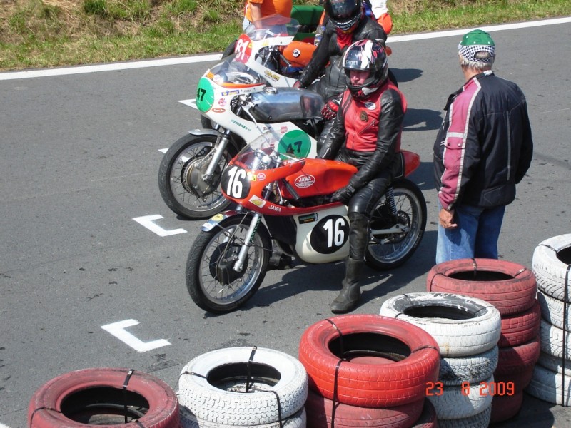 HAVÍŘOVSKÝ ZLATÝ KAHANEC 2009
Jawa
Schlüsselwörter: Jawa