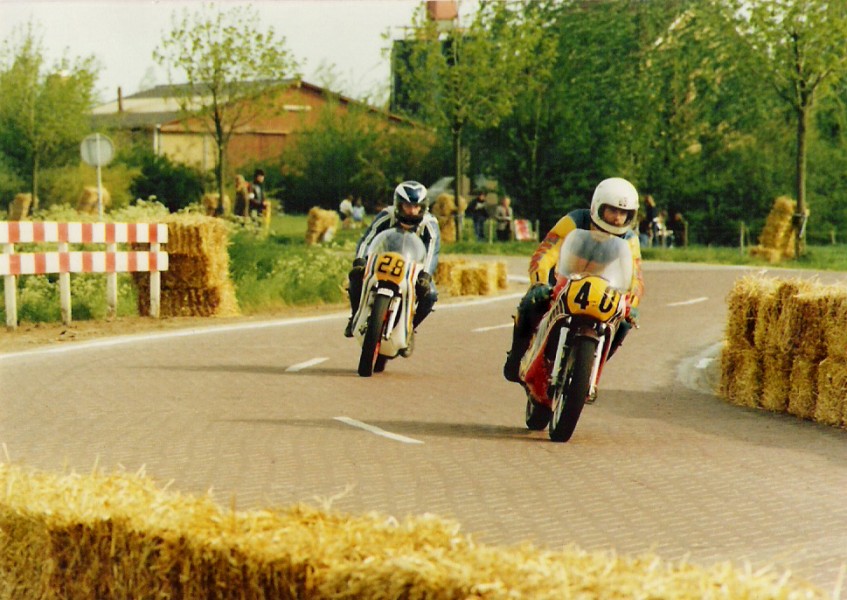 118
40 Willem Zoet
28 Theo van Heugten Yamaha
1977 500cc klasse
Circuit ??
