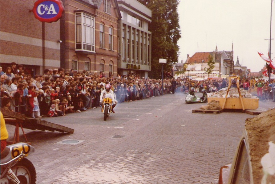 91
Helmond Marktstr 1979 Demonstratie Motorsport
31 Theo v Heugten
13 P Prins / H Smeulders †
