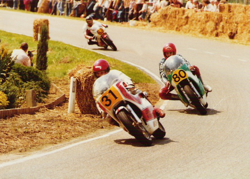 55
Belfeld 1979 Limburg
N.M.B. Nederlandse Motorrijders Bond
31 Theo Van Heugten 
80 Frans Ponse
63 John Schreuder
van Heugten zijn belangrijkste wedstrijd samen met Jack Middelburg op het Podium 
500cc Klasse met zijn Oerlemans Suzuki RG 500cc 4 Cyl 2T
1 Jack Middelburg 2 Theo van Heugten 3 Werner Juchem (D)

