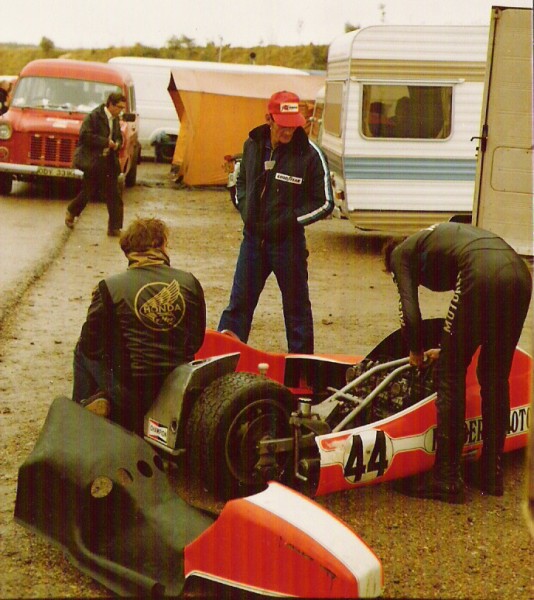 82
Brands Hatch (ENG) 1980 Zijspan
44 Jo v d Ven / Puck v Deursen
Helmond
