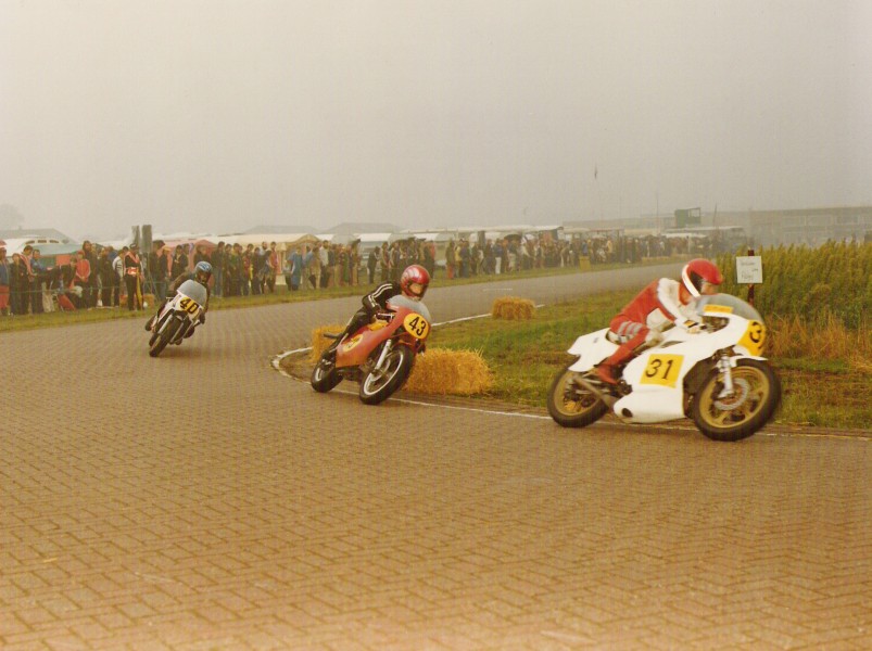 18
N.M.B. Rosmalen 1979 500cc
31 Theo van Heugten
43 Hans de Wit 
40 Armin Zeh
