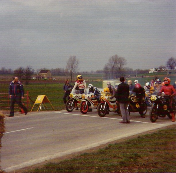 45
NMB Motorsport
500cc Wijnandsrade 1977
 Van Heugten Theo 88 1ste wedrijd 
18 Floor Kars
9 Nico Lentjes †
2+53 ???



