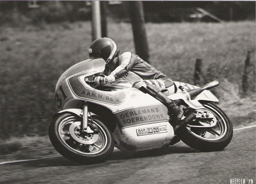 63
N.M.B. Nederlandse Motorrijders Bond 500cc
31 Theo van Heugten
Suzuki RG 4 cyl  500cc
Belfeld 1979
