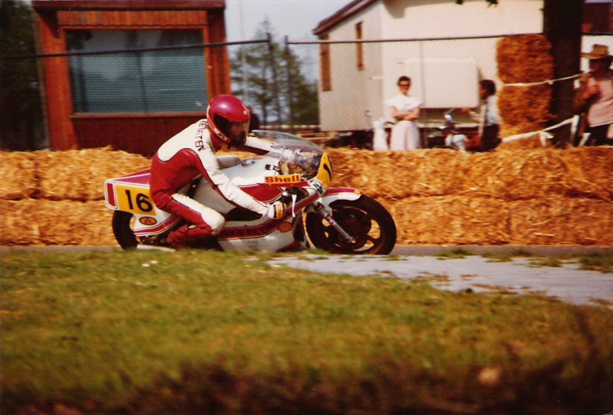 30
van Heugten 
NMB  Nederlandse Motorrijders Bond 
Helmond 1980 200mijls race
16 Theo
