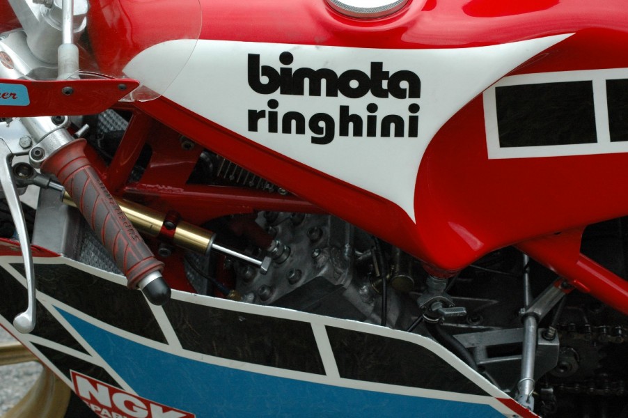 Bimota Ringhini 250cc
Hat jemand nähere Informationen zu dem Motor?
Habe gerade selbst etwas gefunden: http://www.ital-web.de/dokumente/Ringhini.pdf
