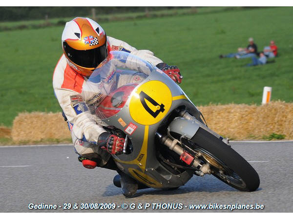 John Clarijs Gedinne 2009 500
John Clarijs Gedinne 2009 500 Honda RC181 RA 
Schlüsselwörter: Honda RC181 500 CRMB belgium