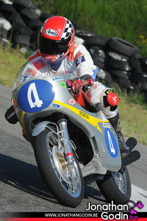 John Clarijs Honda RC172 rpl
John Clarijs Honda RC172 rpl Gedinne 350Gr2 
Schlüsselwörter: Honda classic racer