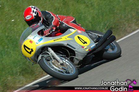 Mettet John Clarijs Honda RC181 replica
Zondag race 500Gr2 Mettet 3de plaats 11 Mei 2008
