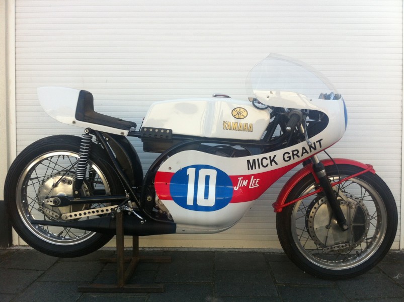 Yamaha TR2 Mick Grant production racer 1969
Meine YAMAHA TR2 Mick Grant.

For parts contact john@onsneteindhoven.nl

For movie see http://www.youtube.com/user/tisaltwa?feature=results_main
Schlüsselwörter: For movie see http://www.youtube.com/user/tisaltwa?feature=results_main