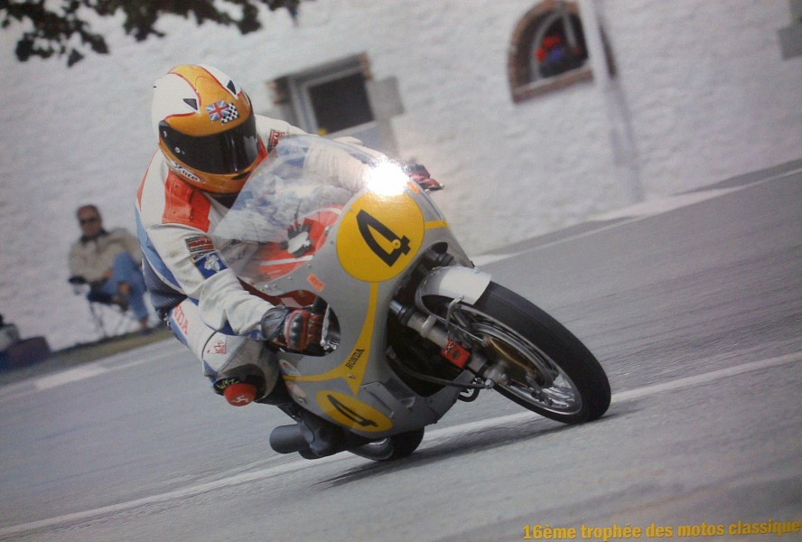 John Clarijs Honda RC181 ra Rennen Chimay 2009
Trophee Moto Classic Chimay 2009 John Clarijs Honda RC181 ra 500.
