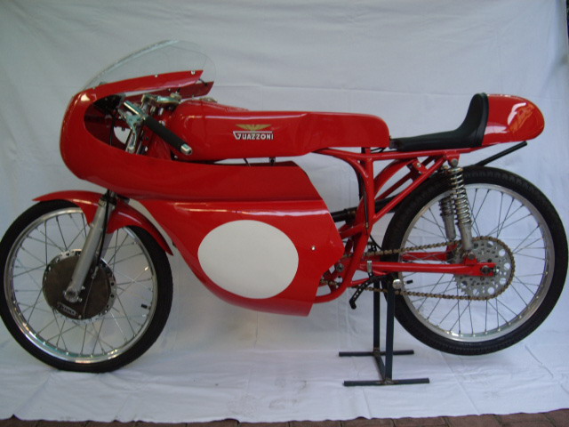 Guazzoni "Ingranaggino" 6 gear
Rare Italian racer 50cc  Guazzoni by Franco Ringhini.
www.oldracer50cc.com
