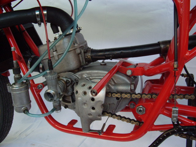 Engine Guazzoni "Ingranaggino" 6 gear
Engine with cylinder Franco Ringhini.
www.oldracer50cc.com
