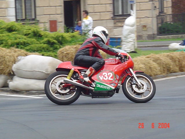 Královédvorský okruh 2004
DUCATI 500
