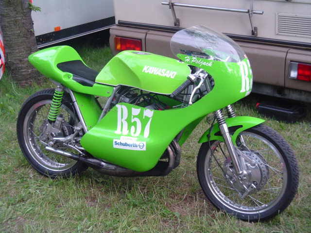 classic-racer
KAWASAKI 250 A1 R
