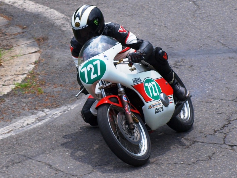 Vojta "Andy" Staniš, Yamaha RD200, Bj.1975
www.vojtastanis.wz.cz
