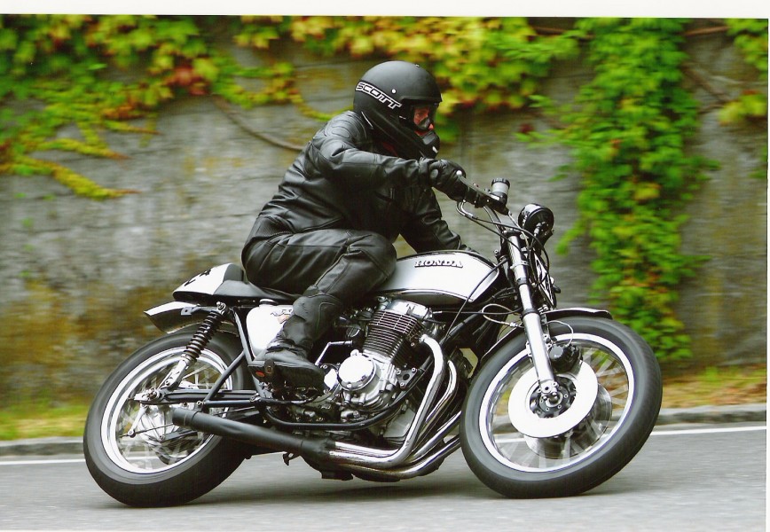 historischer bergsprint walzenhausen schweiz auf honda cb 750 bj 1972
von 1910 bis1986 war walzenhausen ein fixtermin im kalender .2007  neustart mit grossem erfolg.                                   
