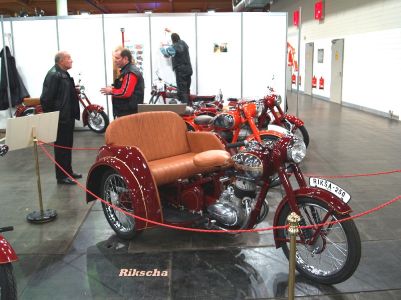 Jawa Rikscha
Jawa Rikscha von 1949 auf dem Stand der Jawafreunde-Magdeburg 
bei der Motorradmesse Magdeburg vom19.-20.1.2008
Schlüsselwörter: Jawa,Jawafreunde-Magdeburg,Motorradmesse