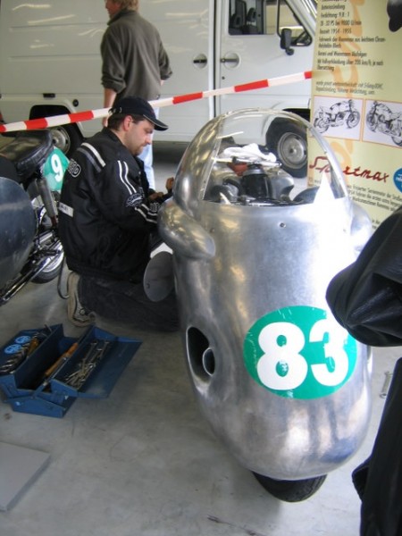 Spa 2007 Team Classic Motorcycles
Mario vom Eifeler Quickly Club hilft auch wo er kann,NSU ist halt NSU

