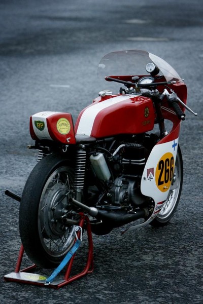 3-cyl.Yamaha
Home-built 537cc 3-cyl.Yamaha R5 1971.
