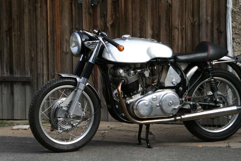Norton 750
Rahmen Dominator 1966, Motor Commando 1969
Schlüsselwörter: Norton, Dominator, Commando