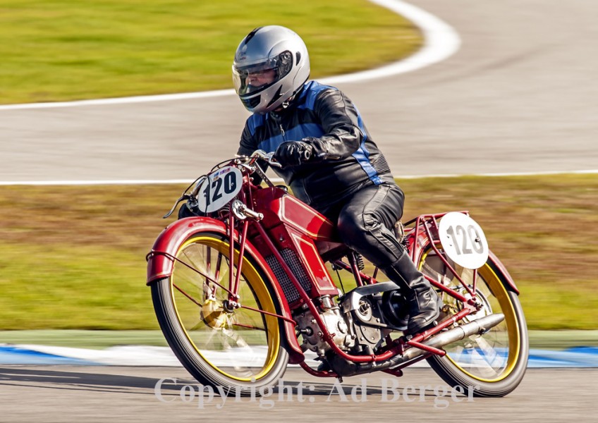 Hockenheim Classics 2012
Peter Kuhn, Hirth 250, Bj. 1925
