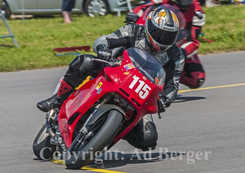 Stephan Hochlenert - Ducati 750 SS
