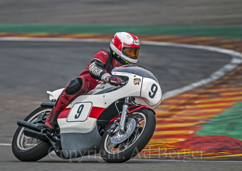 Reinhard Hiller - Yamaha TZ750 - Bj 19760 x angesehen
