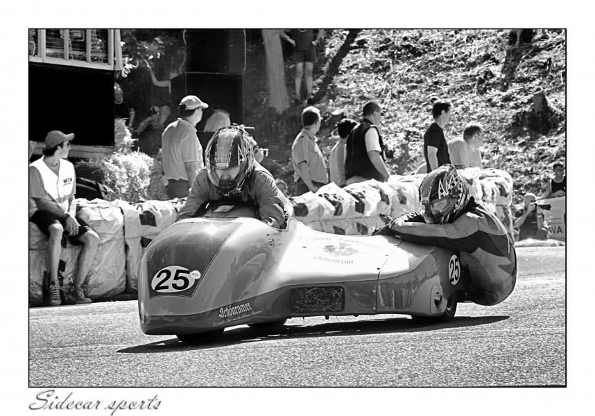Sidecar in action
Oldtimer GP in Schwanenstadt, 6. 9.08
