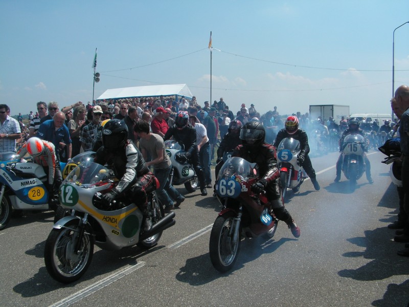 No 28 Marcel Ankone, No 12 Willem Heykoop,
No 63 Michel du Maine, No 5 Marco Kostwinder,
No s55 Hans Scheufens
