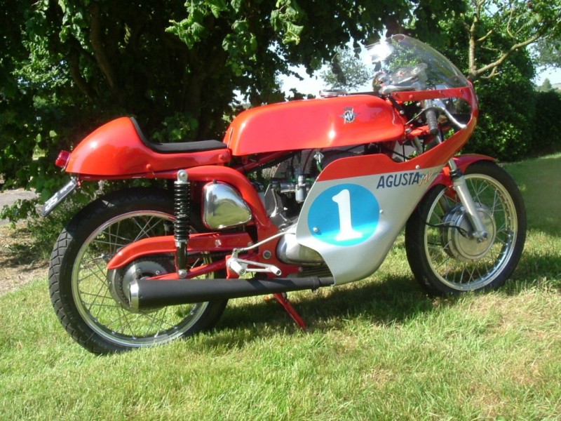 MV AGUSTA
mv agusta 350 bj 1972.
Albert Bos.

Schlüsselwörter: MV AGUSTA 350 BJ 1972.