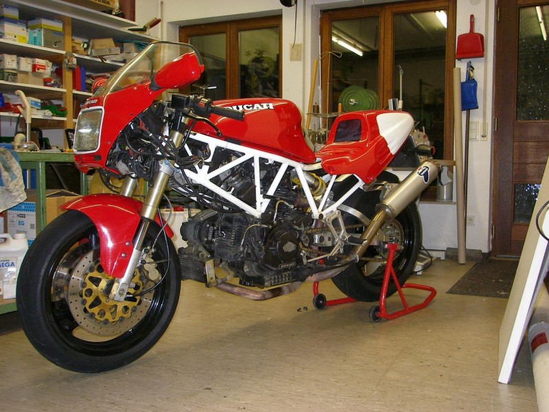 Ducati 900SS
