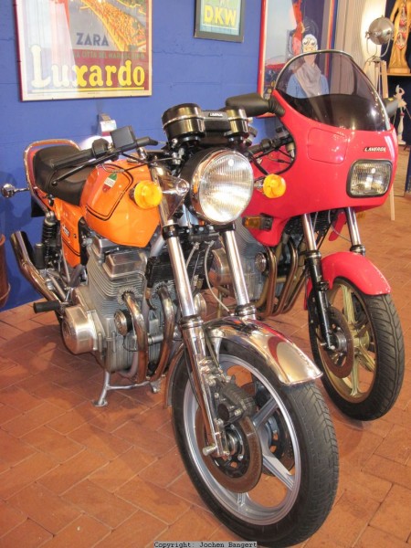 Laverda 1000 Jota BJ 1981 + Laverda RGS BJ 1983
Laverda 1949-2009 - 60 Jahre Mythos
Sonderausstellung im Boxenstop
Auto- und Spielzeugmuseum Tübingen

