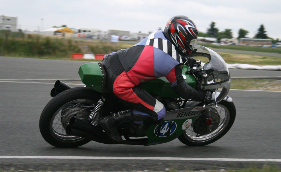 Benelli 350 in Schleiz
Hier ein Foto in der "Start-Ziel Schikane"
Schlüsselwörter: Schleiz, Benelli, Paso, Nico, Müller, 350