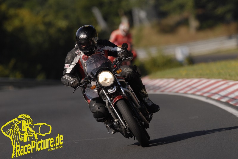 Honda CB 450 S Nüburgring Nordschleife Touristenfahrten
??? WIE KANN ICH MIR EIN EIGENES USER-ALBUM ANLEGEN???

LG 
