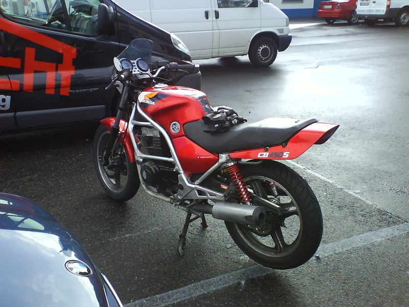 Honda CB 450 S Fahrerlager Nürburgring
Hier steht meine kleine nach einem Turn auf der NBR GP-Strecke vom MSC Porz.
