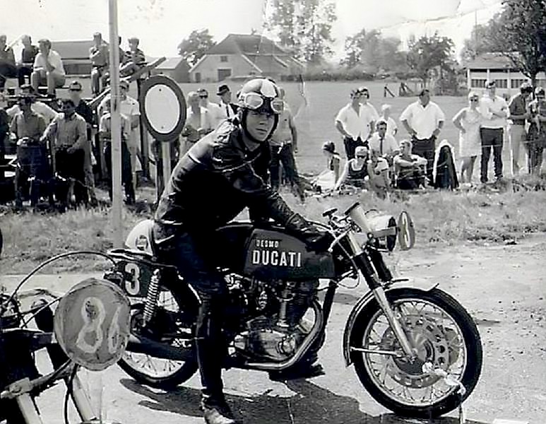 Ducati Desmo 350ccm. ex Piet van der Wal
George Knevelman Dremt 1969 NMB
