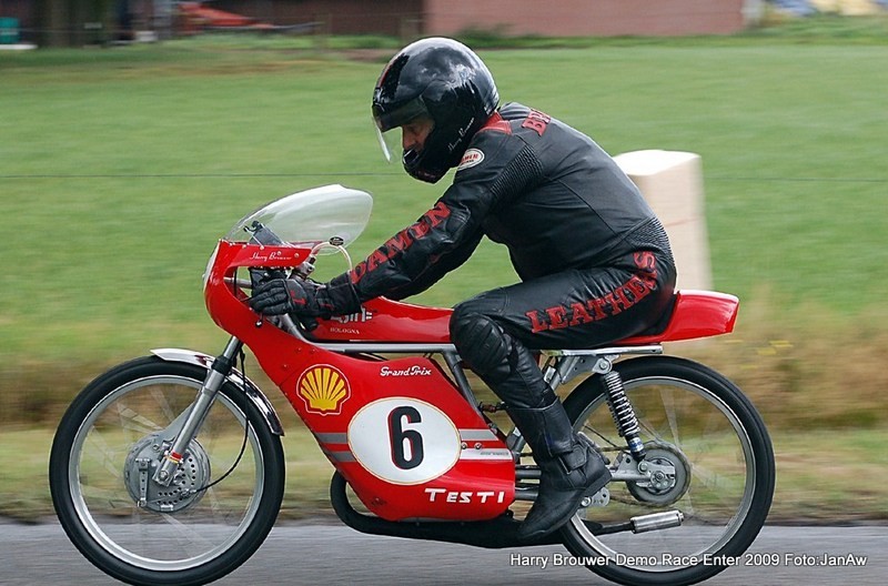 Enter (NL) Classic Demo Race 2009
Testi Minarelli P6 50cc 1972_Harry Brouwer
