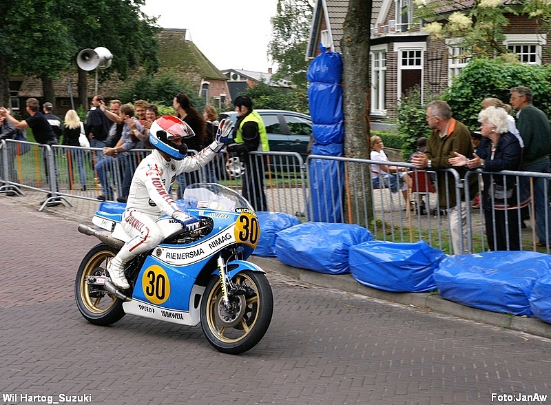 Suzuki Riemersma Nimag RG500 MK2 1977_Wil Hartog (de witte reus)
Eext Classic GP 2008 (NL)
