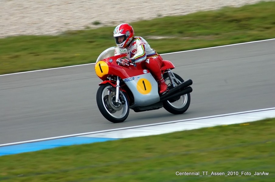 Centennial Classic TT 2010 Assen
Giacomo Agostini MV Agusta 3
